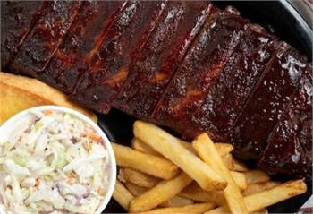 Savor Authentic BBQ at BBQ Pete's: A Lakewood Culinary Gem